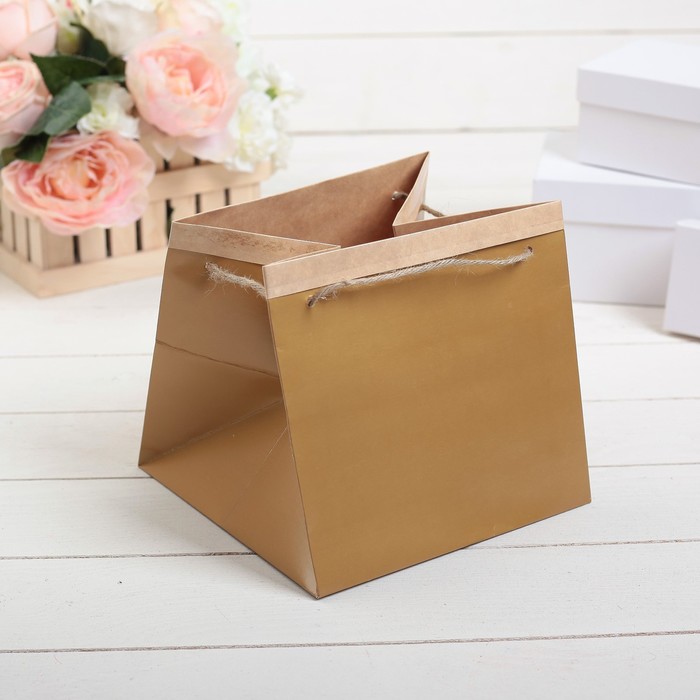 Пакет для цветов 19 х 19 х 17 см, золотой