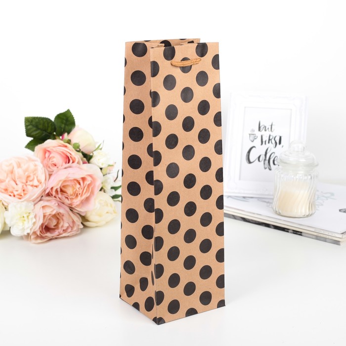 Пакет подарочный под бутылку "Чёрные горошины", 11 х 10 х 36 см