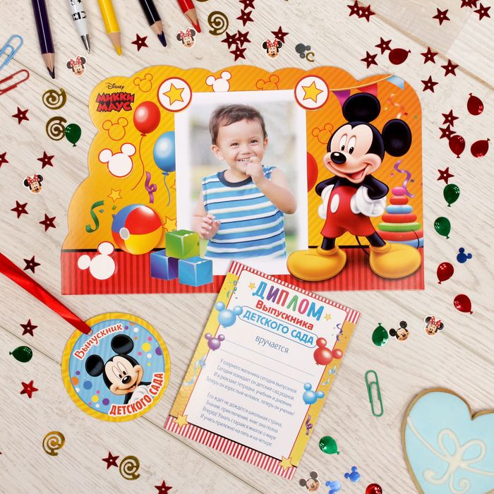 Фоторамка-диплом "Выпускник детского сада", Микки Маус, бонус:  медаль с лентой, 25 х 15.7 см
