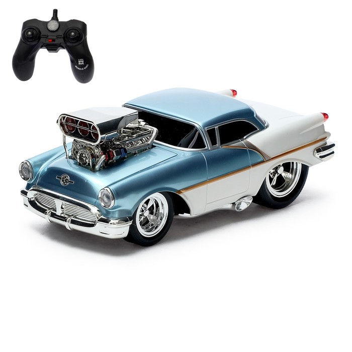 Машина радиоуправляемая "Масклкар", работает от батареек, световые и звуковые эффекты, МИКС