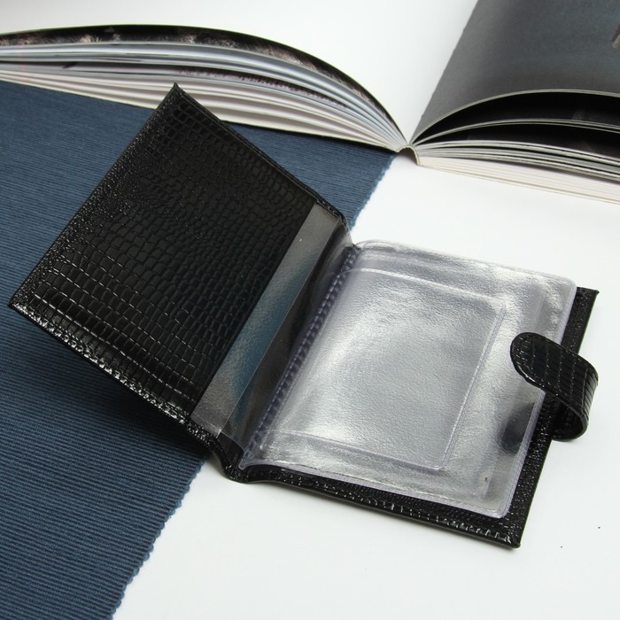 Обложка для автодокументов, с хлястиком, наплак/ящерица, цвет чёрный