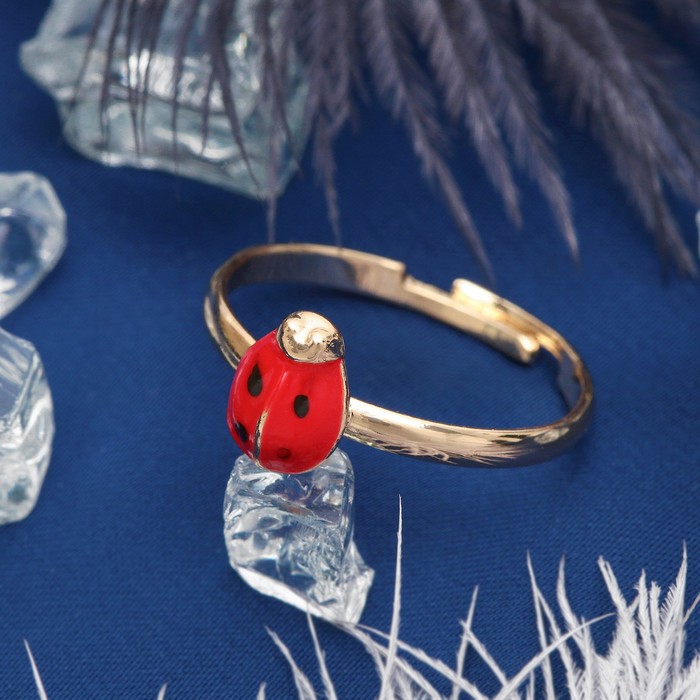 Кольцо "Божья коровка", цвет красный в золоте, безразмерное