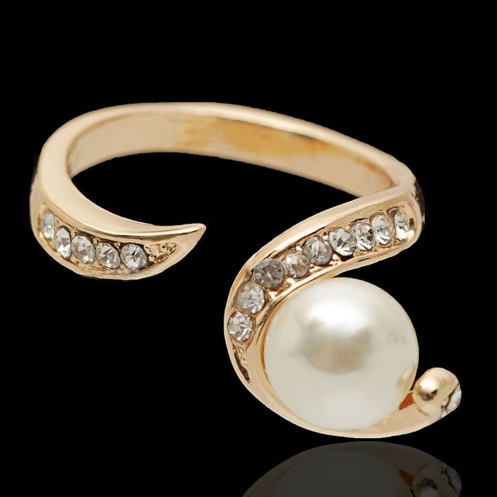 Кольцо "Жемчужина" изыск, цвет белый в золоте, размер 18
