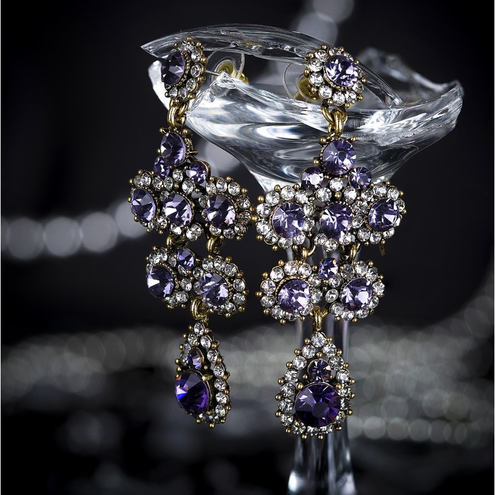 Серьги висячие со стразами "Капля" роскошь, цвет бело-фиолетовый в чернёном золоте