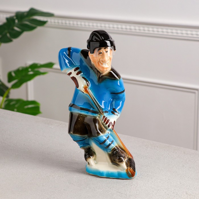 Штоф сувенирный "Хоккеист"