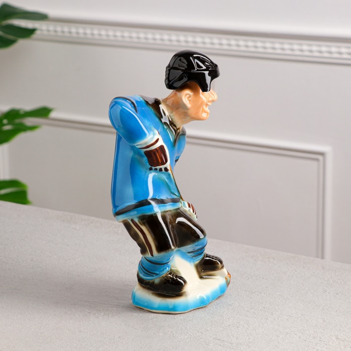 Штоф сувенирный "Хоккеист"