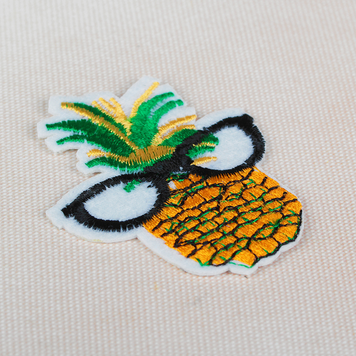 Термоаппликация "Ананас в очках", 5,5*4,5см, цвет жёлтый