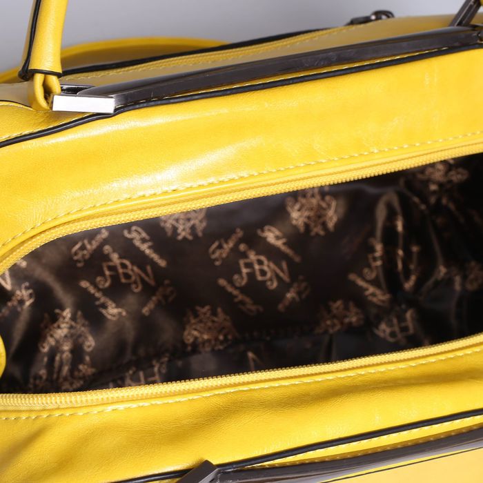 Сумка женская на молнии, 1 отдел, наружный карман, длинный ремень, цвет жёлтый