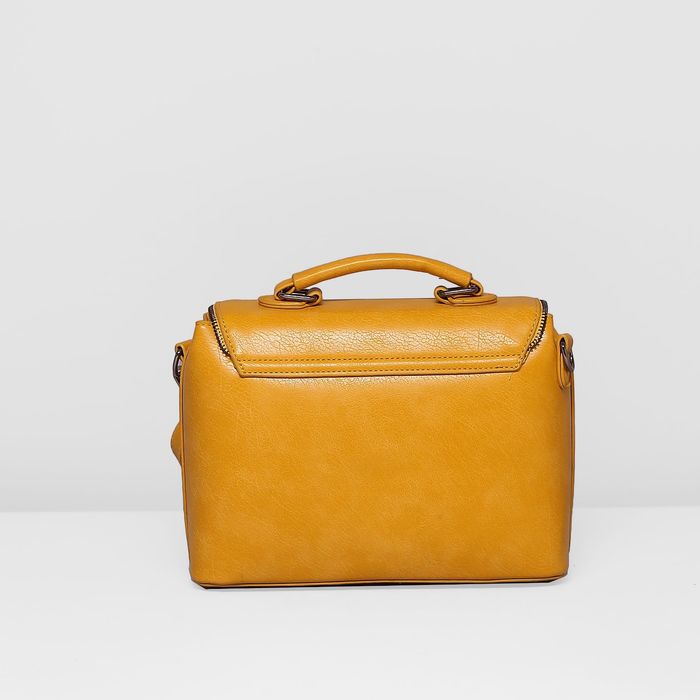 Сумка женская на молнии, 1 отдел с перегородкой, наружный карман, длинный ремень, цвет жёлтый