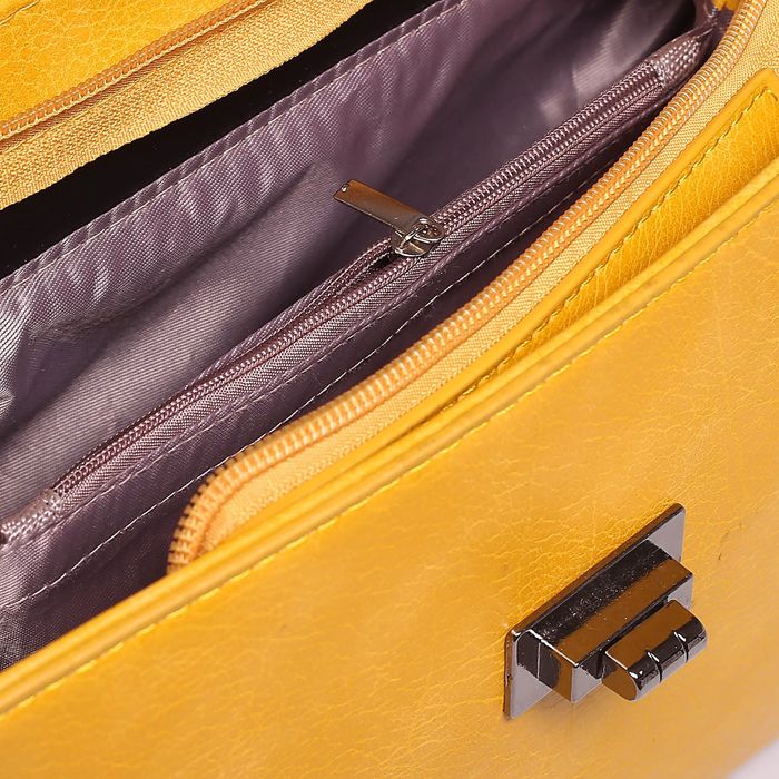 Сумка женская на молнии, 1 отдел с перегородкой, наружный карман, длинный ремень, цвет жёлтый