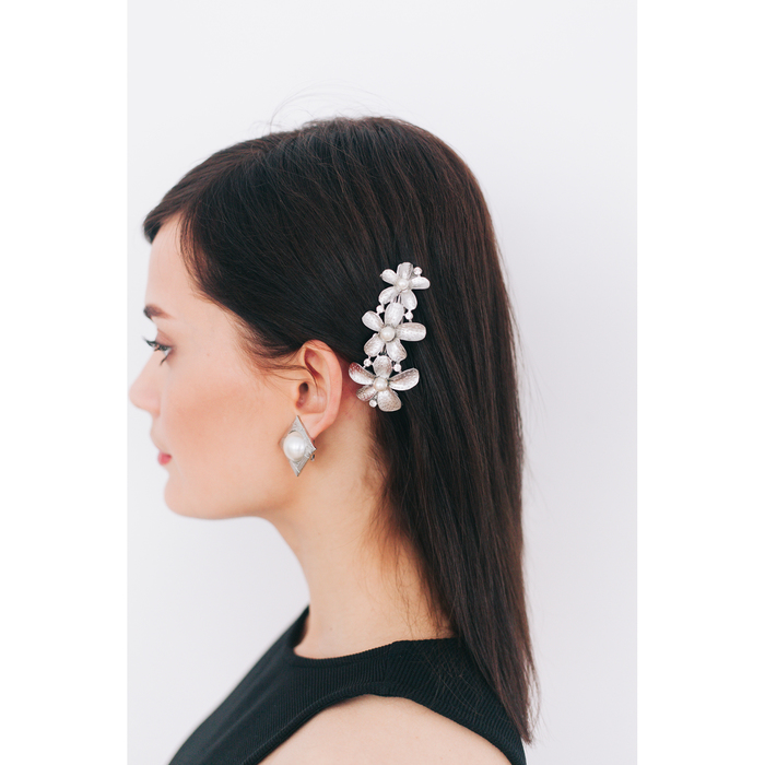 Заколка-автомат "Пастель", три ромашки