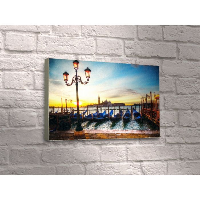 Картина "Гондолы на берегу" вид на город