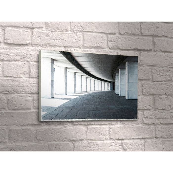 Картина "Бесконечный коридор"