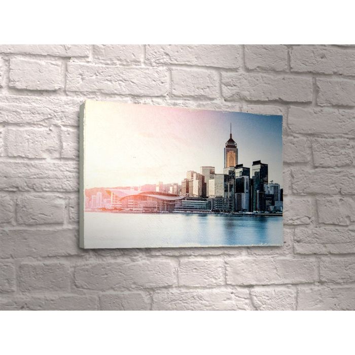 Картина "Город на берегу реки"