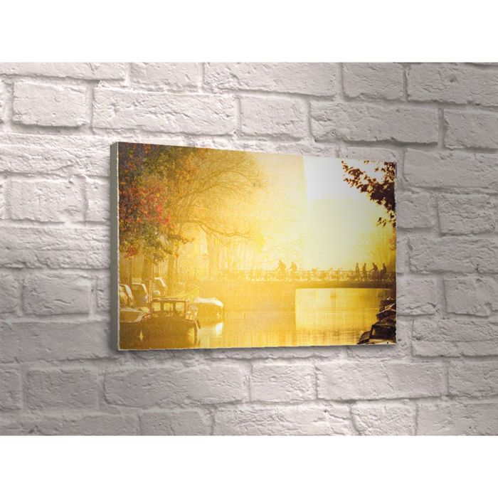 Картина "Городской мост в солнечных лучах"