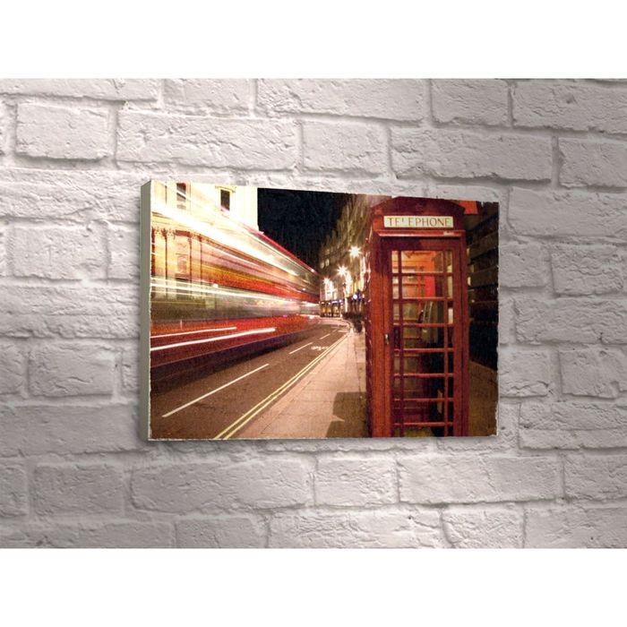 Картина "Телефонная будка на фоне поезда"