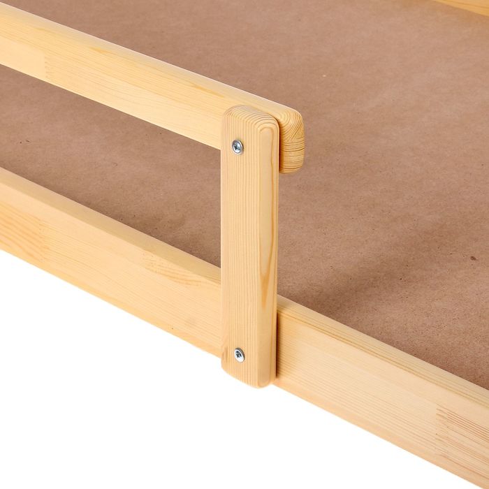 Детская кроватка «Стандарт» из массива, с бортиком, лакированная, спальное место 120х60 см