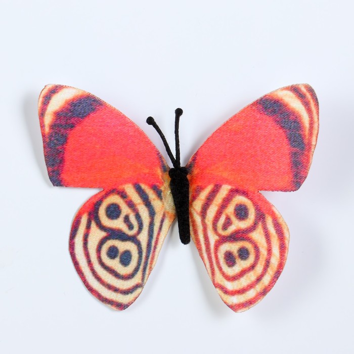 Магнит текстиль "Бабочка цвета вечерней зари" 6,5х7,5 см