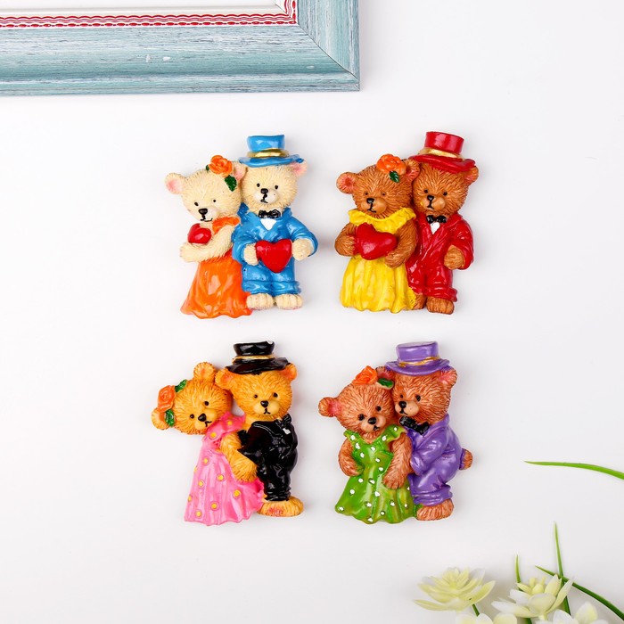 Магнит полистоун "Парочка медвежат с сердечком" МИКС 7х7 см