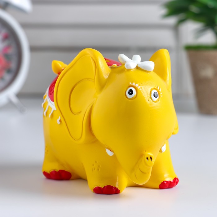 Копилка полистоун "Жёлтый слон с цветком и в красной попоне" 10х13х9 см