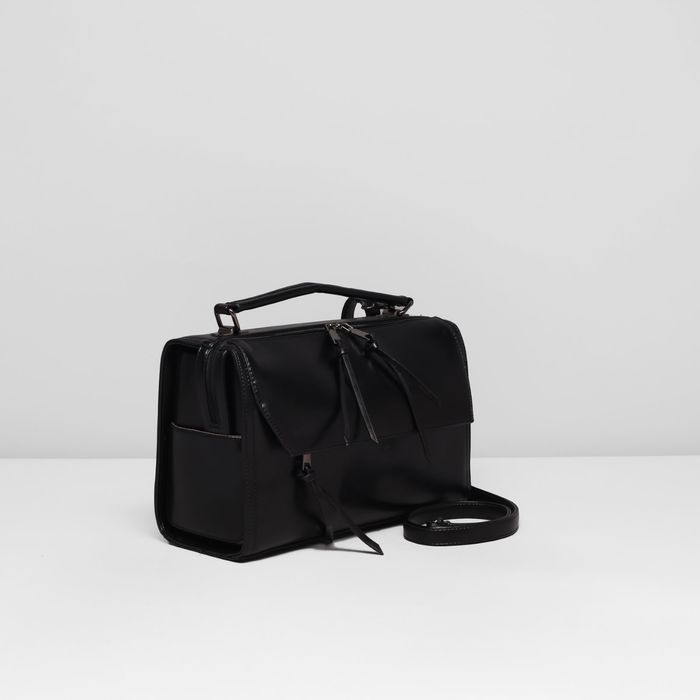 Сумка женская на молнии, 1 отдел, 2 наружных кармана, длинный ремень, цвет чёрный