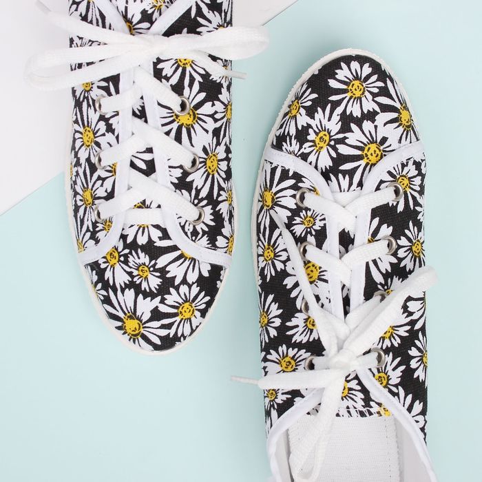 Кеды женские "Ромашки" (черный) (р. 37)