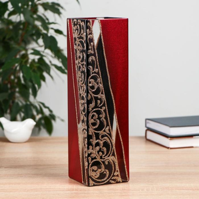 Ваза "Красная кружевная"