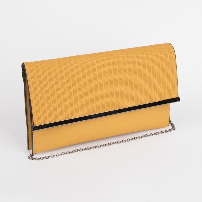 Клатч женский на клапане, 3 отдела, длинная цепь, цвет горчичный