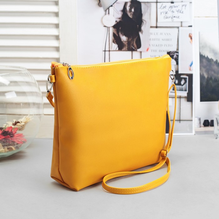 Сумка женская "Классика", отдел на молнии, регулируемый ремень, цвет жёлтый