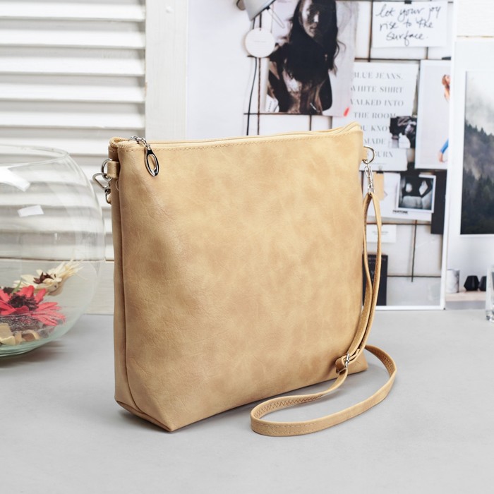 Сумка женская "Классика", отдел на молнии, регулируемый ремень, цвет тёмно-бежевый