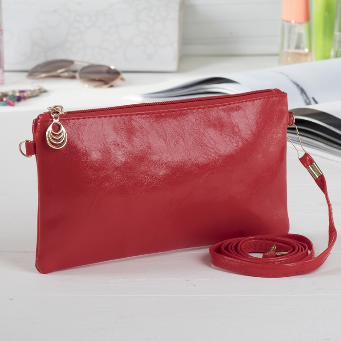 Клатч женский "Глянец", отдел на молнии, длинный ремень, цвет красный