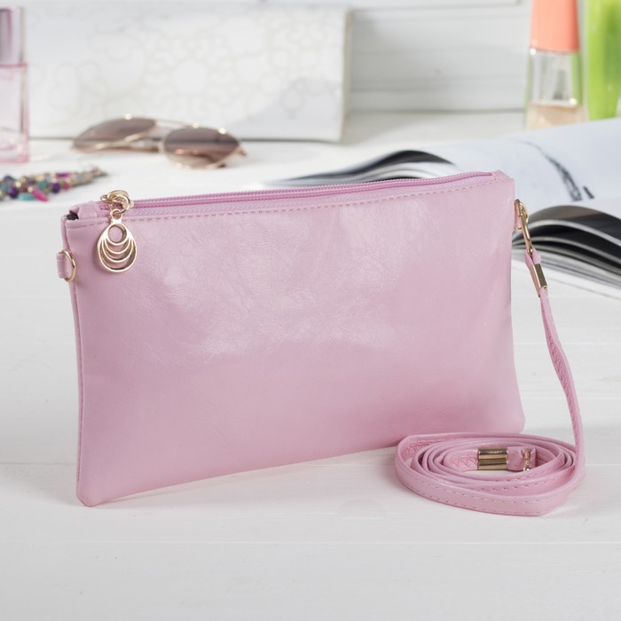 Клатч женский, отдел на молнии, длинный ремень, цвет розовый