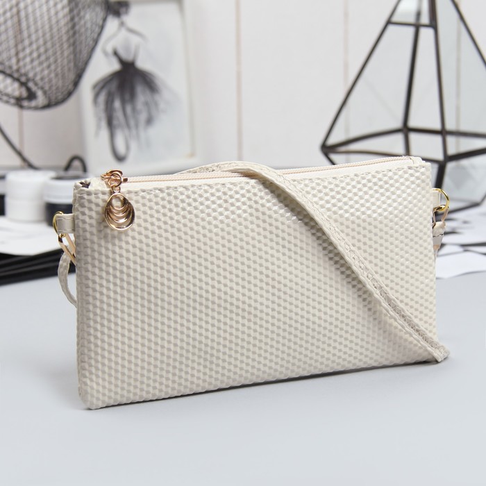 Клатч женский "Шик", отдел на молнии, длинный ремень, цвет бежевый