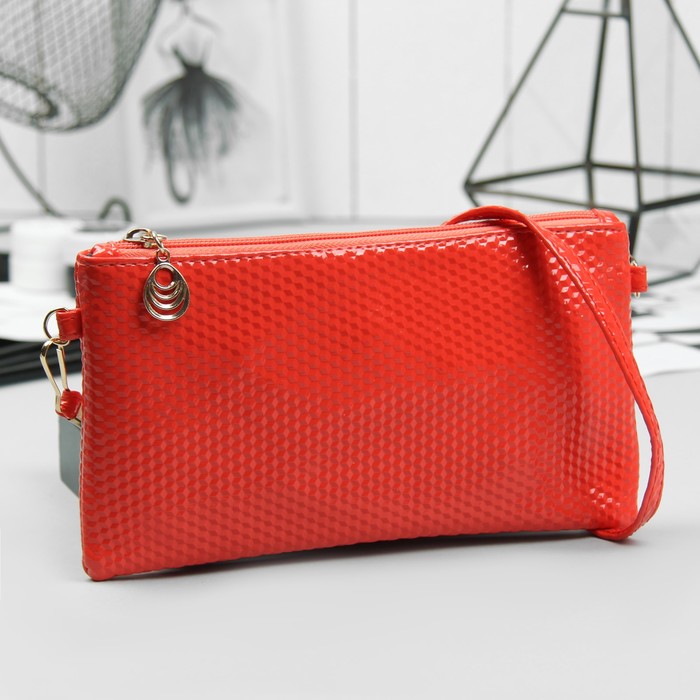 Клатч женский "Шик", отдел на молнии, длинный ремень, цвет коралловый