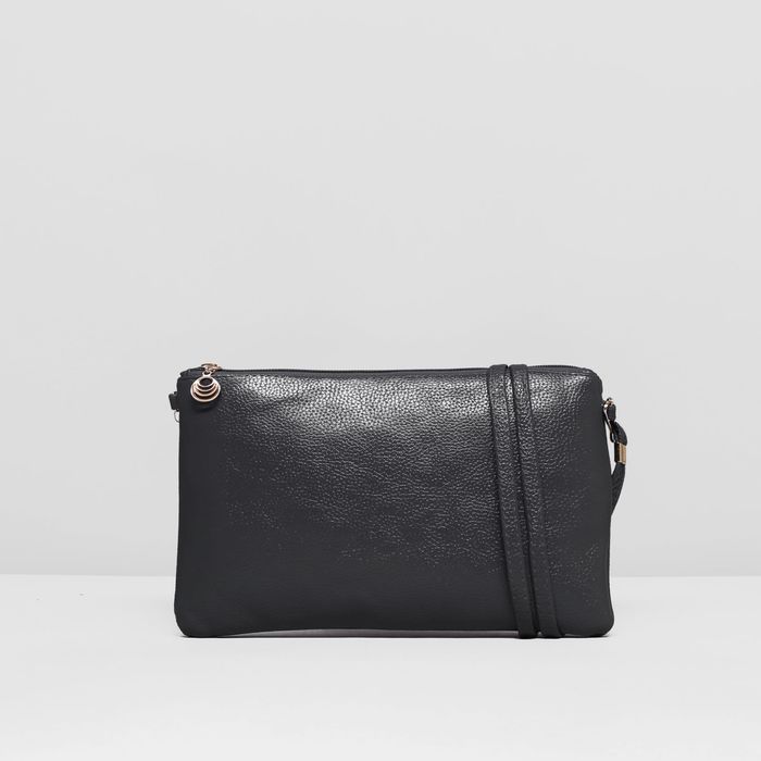 Клатч женский "Классика", отдел на молнии, длинный ремень, цвет черный