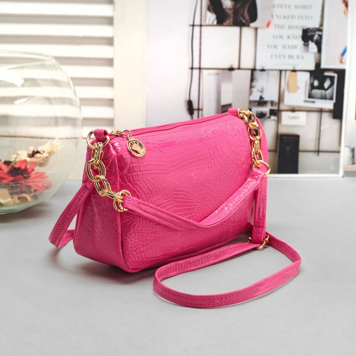 Сумка женская, отдел на молнии, наружный карман, длинный ремень, цвет малиновый