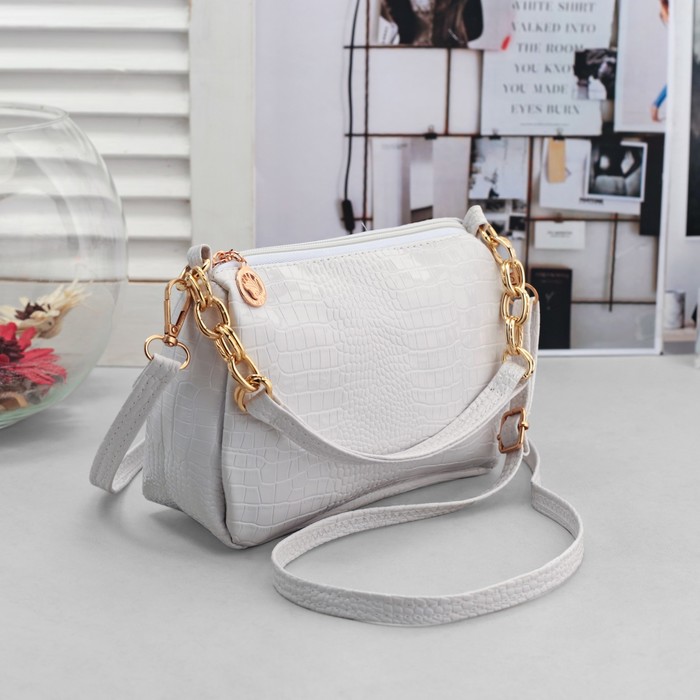 Сумка женская, отдел на молнии, наружный карман, длинный ремень, цвет белый