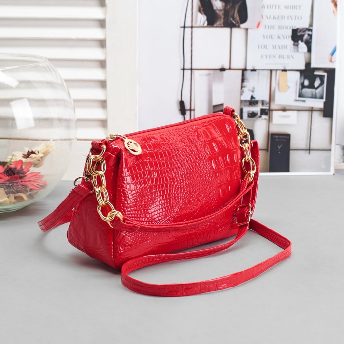 Сумка женская, отдел на молнии, наружный карман, длинный ремень, цвет красный