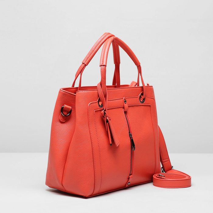 Сумка женская на молнии, 2 отдела, 2 наружных кармана, длинный ремень, цвет коралловый