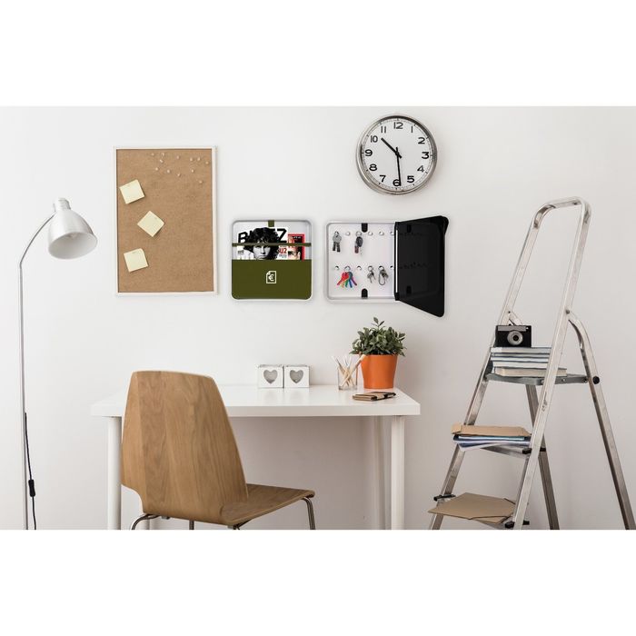 Ящик для лекарств, цвет дверцы чёрный