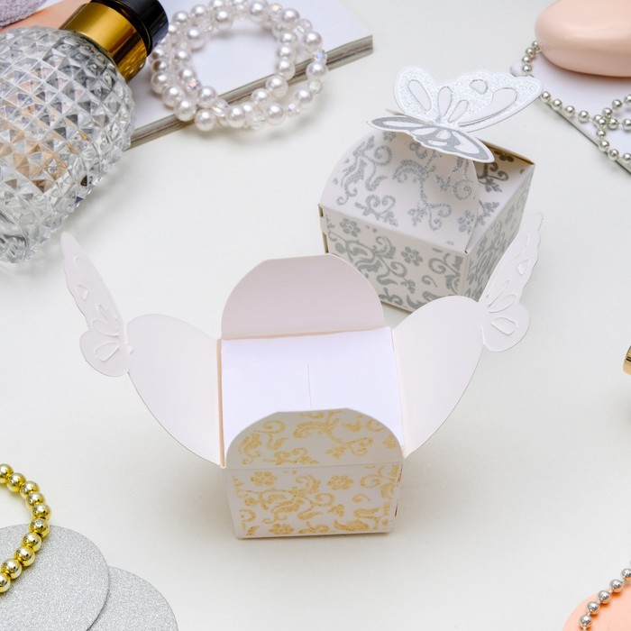 Коробочка подарочная под кольцо/серьги "Бабочка резная" 5*5*5 , цвет МИКС