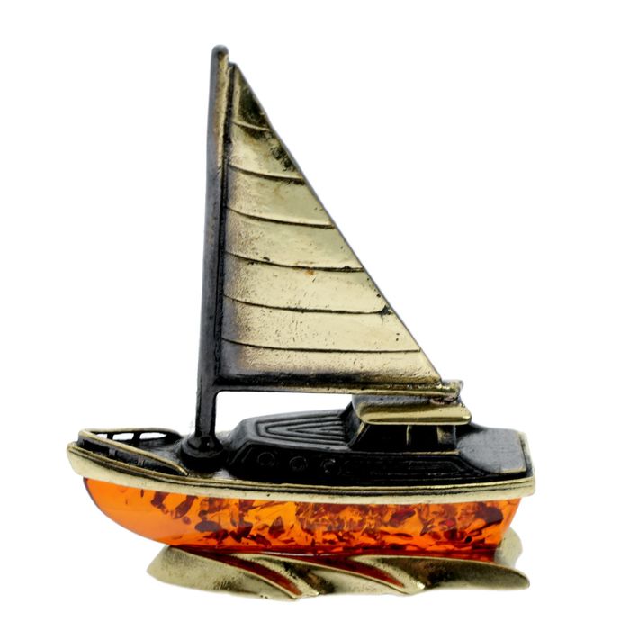 Сувенир из латуни и янтаря "Яхта" 5х6,5 см