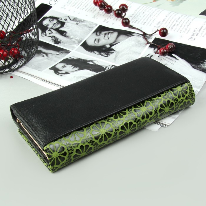 Кошелёк женский, 4 отдела, для карт, 2 отдела рамка, наружный карман, цвет зелёный