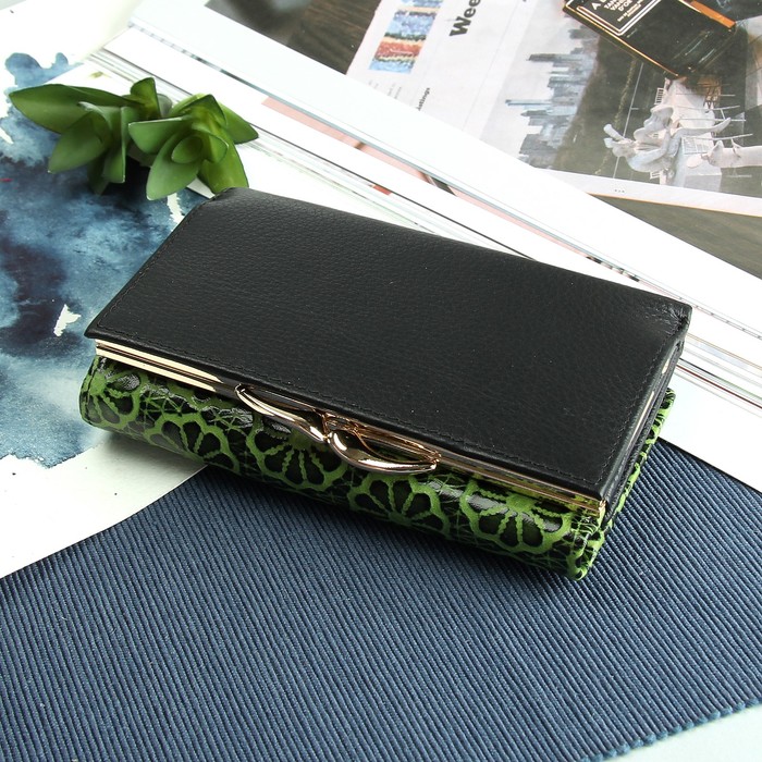 Кошелёк женский, 3 отдела, для карт, для монет, цвет зелёный