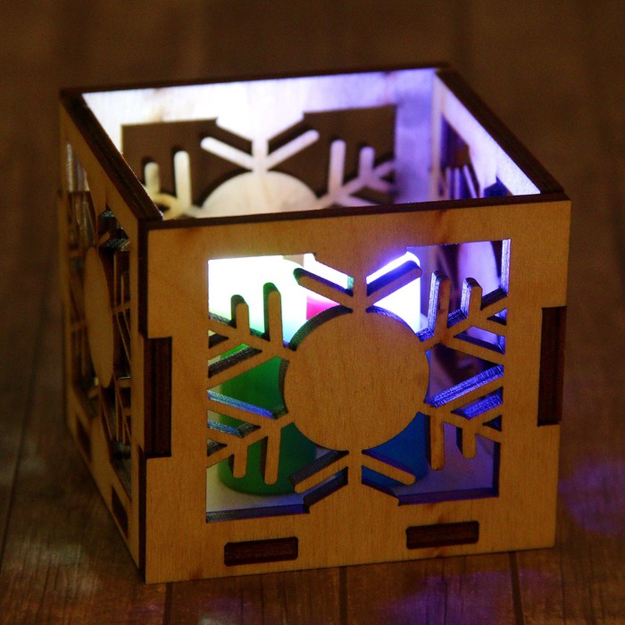 Подсвечник "Снежинка" 6х6х6см