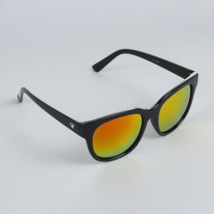 Очки солнцезащитные Wayfarer, оправа чёрная, дужки с треугольником, линзы радужные