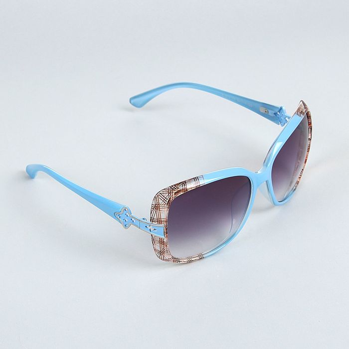 Очки солнцезащитные "Оверсайз", оправа голубая с клеткой, дужки — вырезы звезды