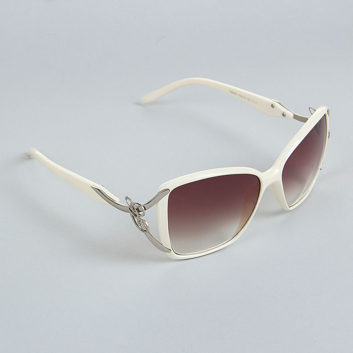 Очки солнцезащитные "Оверсайз", оправа белая, держатели дужек-вензель, линзы градиент