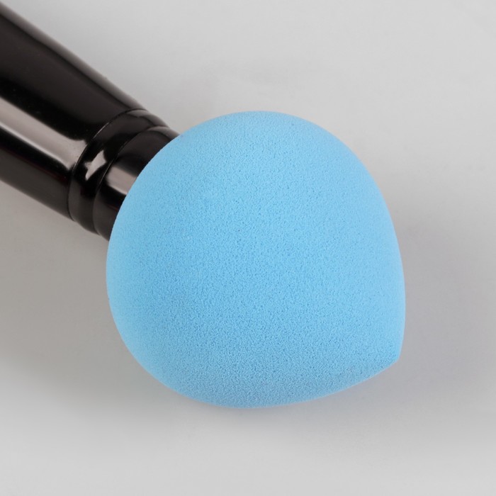 Кисть для макияжа/пудры и румян, со спонжем, скруглённая, двусторонняя, скошенная, цвет МИКС