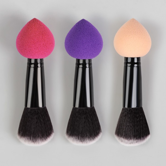 Кисть для макияжа/пудры и румян, со спонжем, скруглённая, двусторонняя, скошенная, цвет МИКС